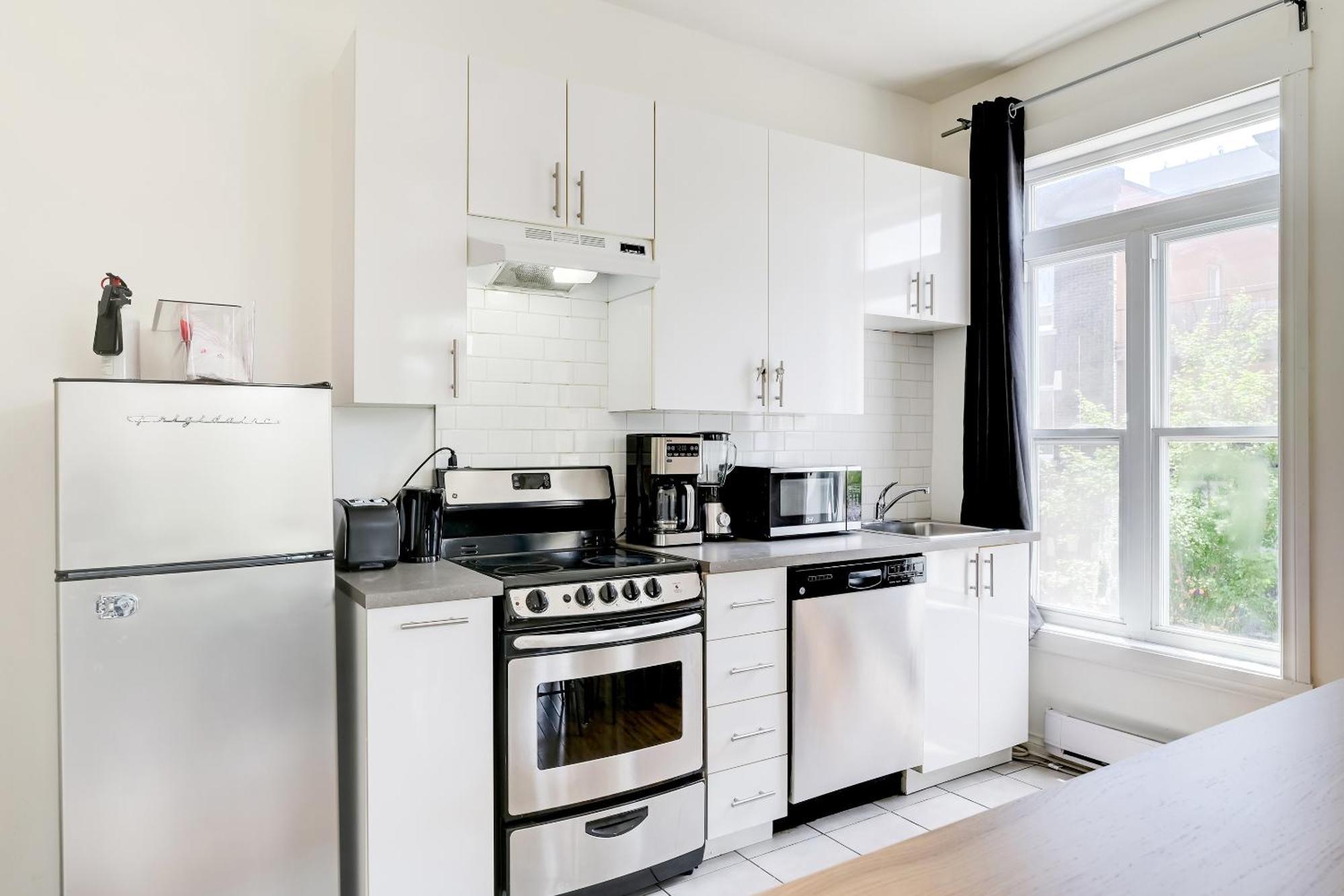 Chez Mont Royal Apartments! Montreal Exterior photo