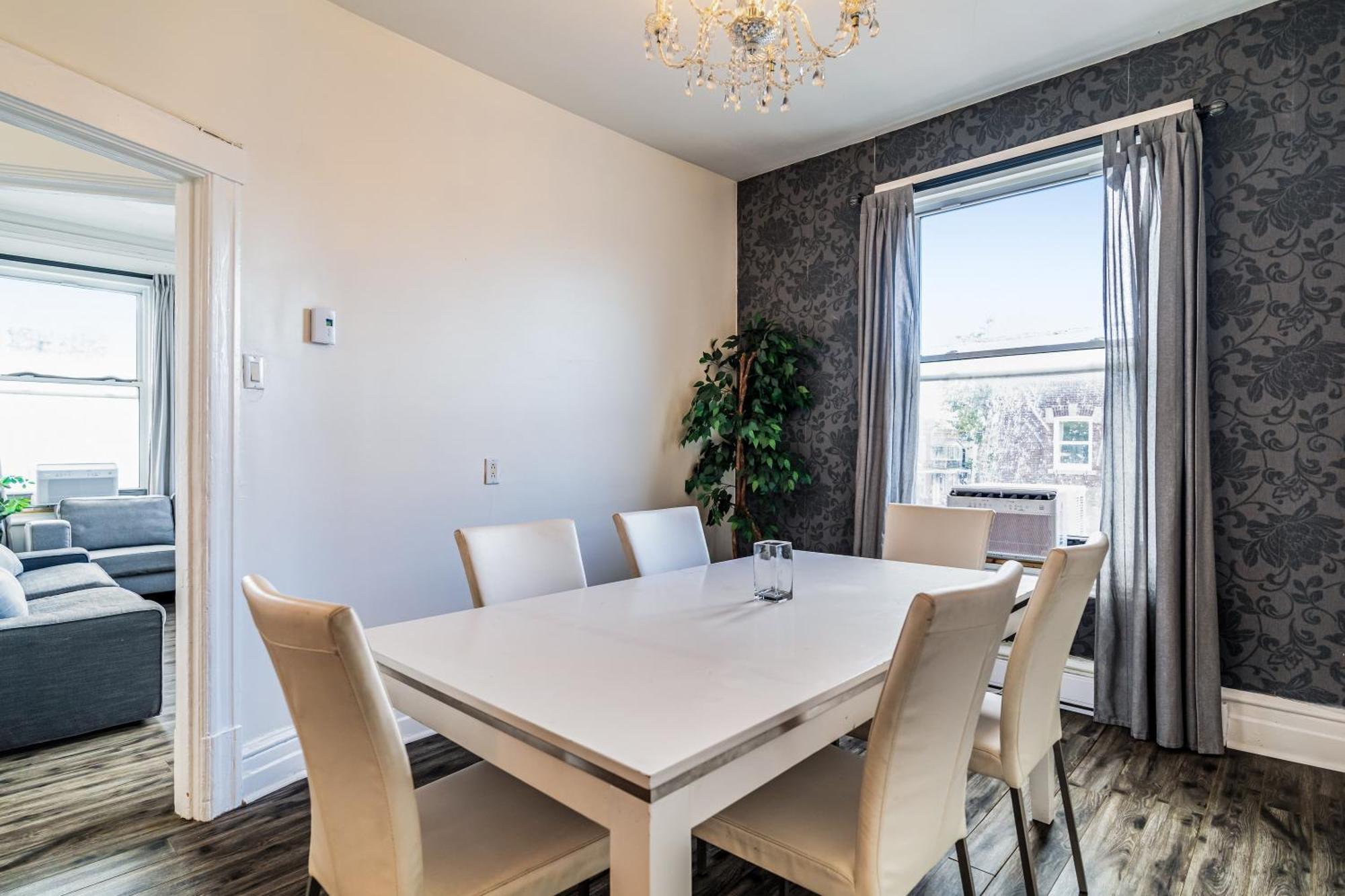 Chez Mont Royal Apartments! Montreal Exterior photo